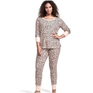 Victoria’s Secret Thermal Pajama Set Joggers Leopard Print size S
